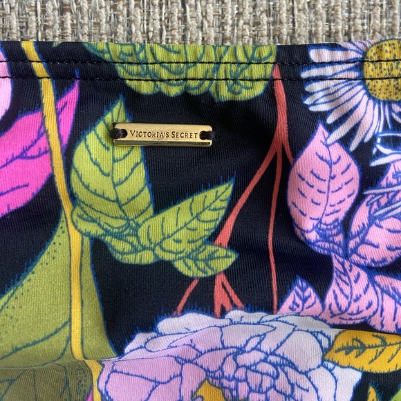 Victoria’s Secret Bikini Bottom - Picture 4 of 4